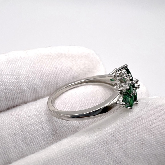.925 Sterling Silver Rhodium Plated Green Cz Flower Ring - Picture 9 of 17